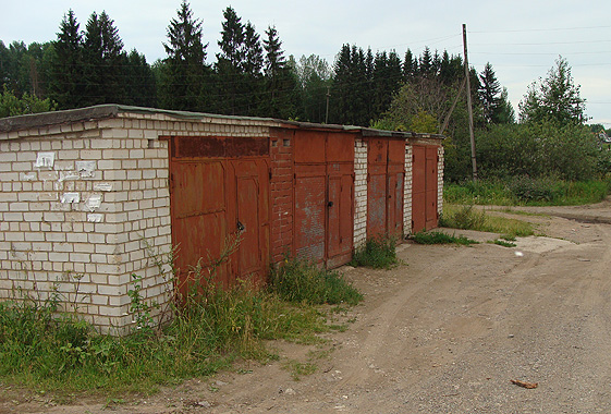 Жителей Вольска призвали оформить самовольные гаражи