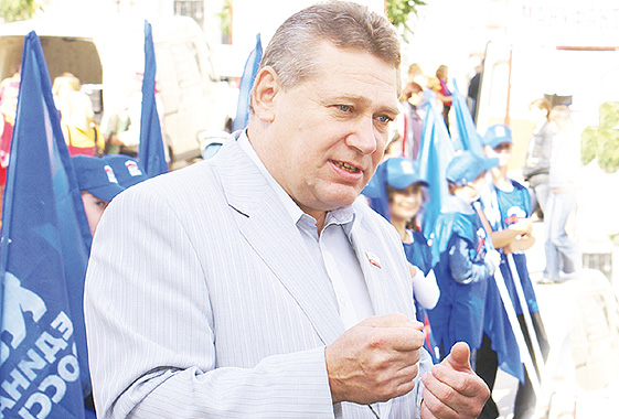 Депутата областной думы Дерябина назвали партийным перебежчиком