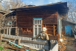 В Вольске у дома на три квартиры сгорела крыша