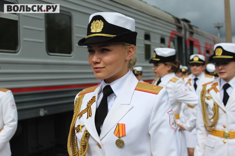 Военный институт в Вольске приостановил набор девушек